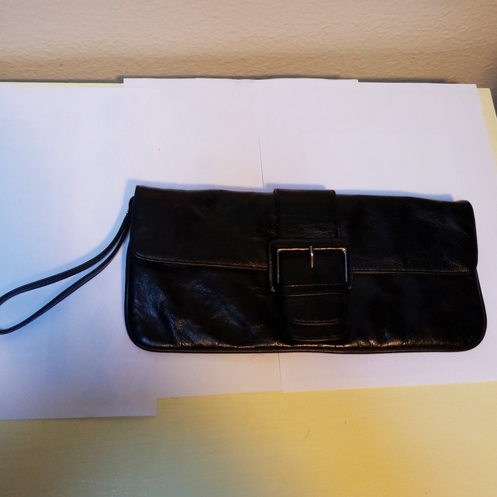 Hobo clutch/wristlet
